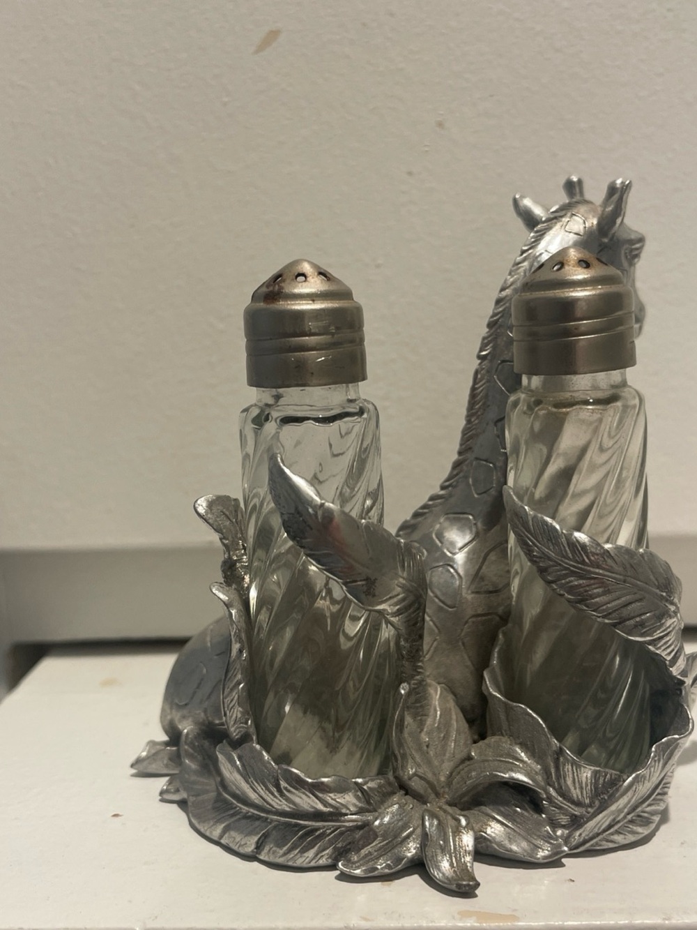 Fitz and Floyd Giraffe Salt & Pepper Set - Picture 2 of 13